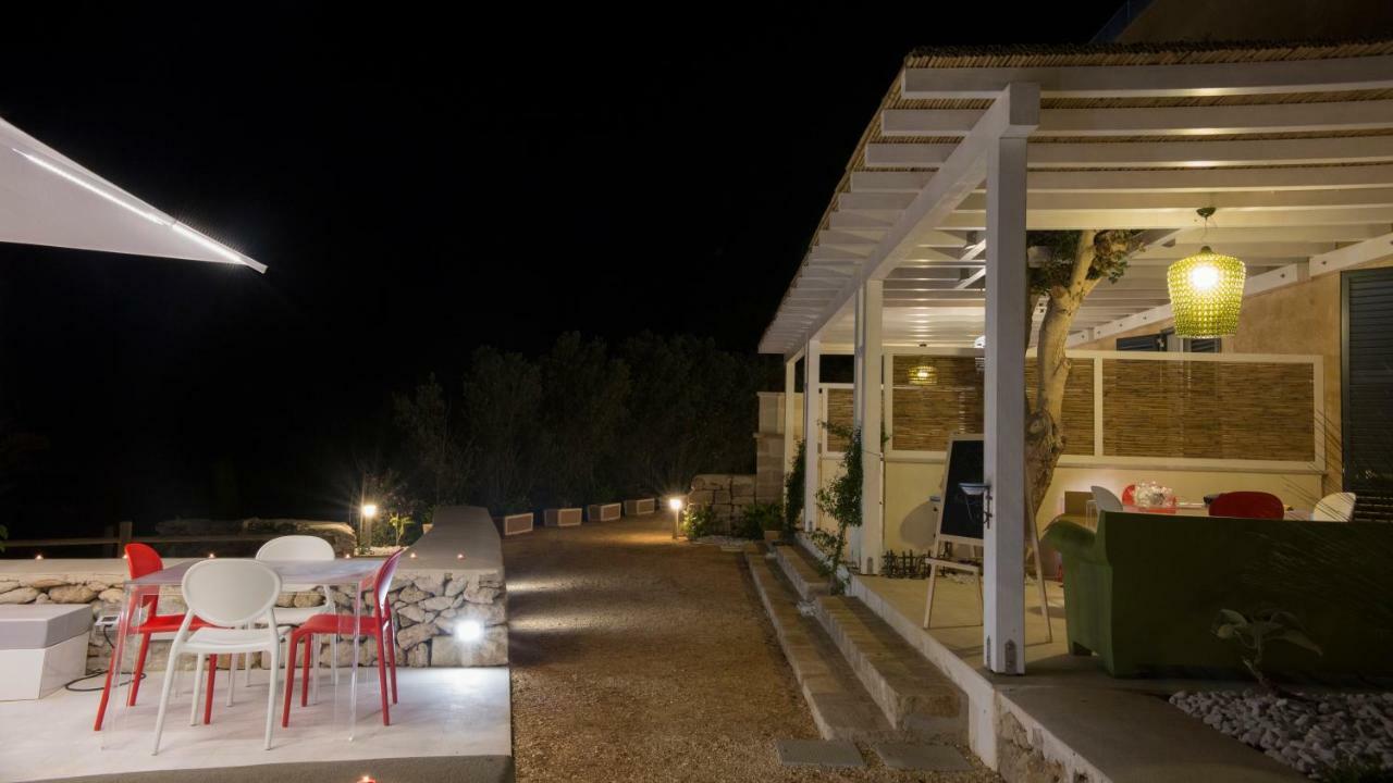 Le Suites Del Carrubo Φαβινιάνα Εξωτερικό φωτογραφία