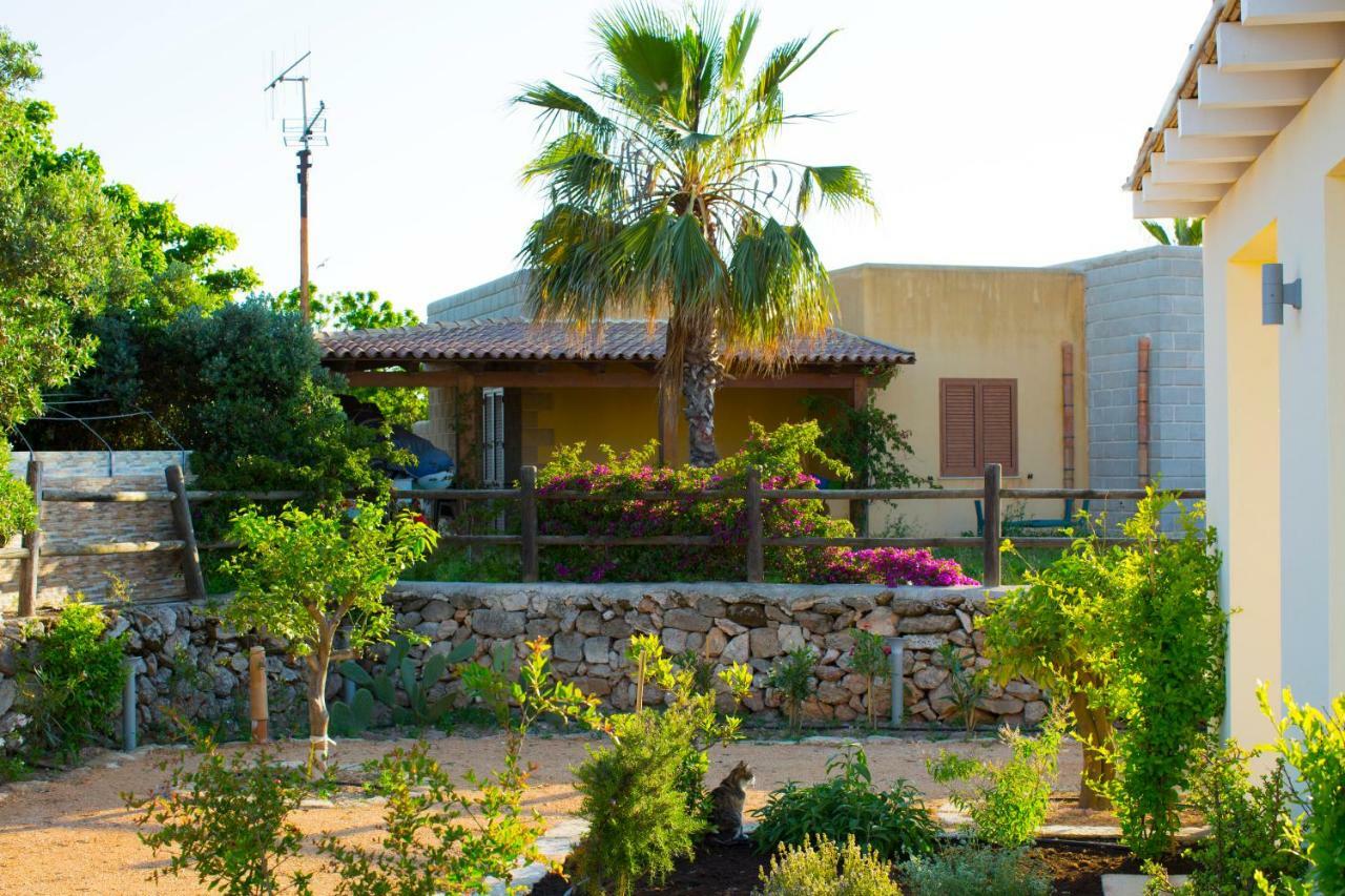Le Suites Del Carrubo Φαβινιάνα Εξωτερικό φωτογραφία